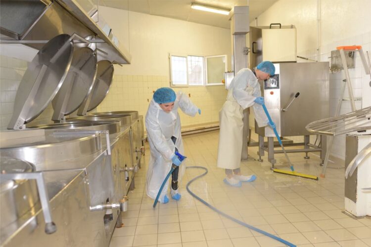 Comment nettoyer carrelage cuisine professionnel